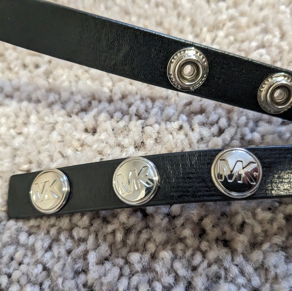 Michael Kors Belt Bag/Cross Body Bag, like new condition $30 - Picture 6 of 6